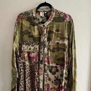 Anthro Pilcro camo and floral blouse EUC size 2x